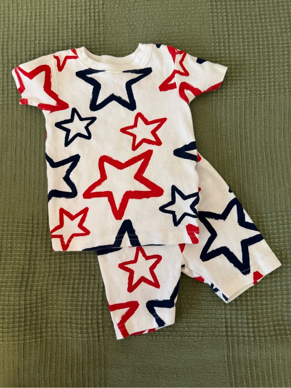 Carter’s 2pc Set in White, Red, & Navy Size 18 Months